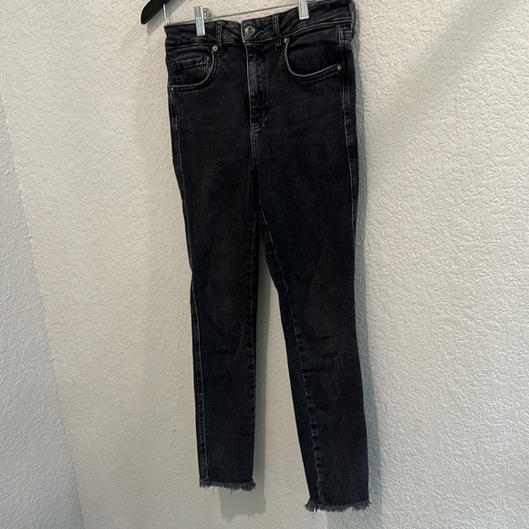 Free People size 27 raw hem ankle crop jeans - Picture 3 of 12